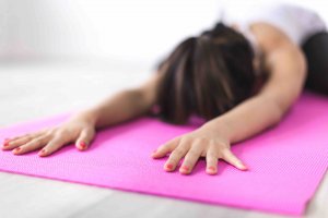 Lee más sobre el artículo Practicar yoga con esclerosis múltiple